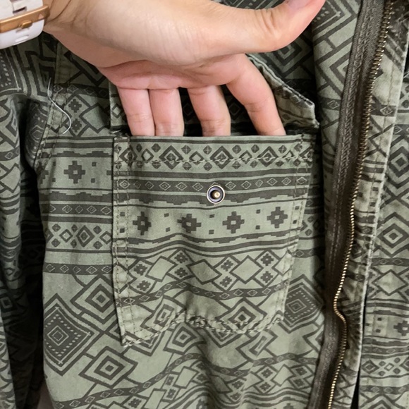 Forever 21 Tribal Print Army Green Jacket - Picture 3 of 7